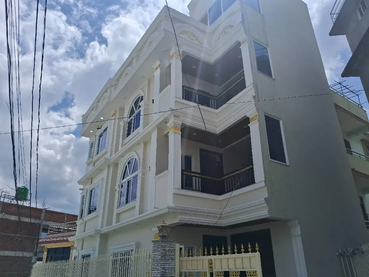 White Four-Storey Residence: Completed four-storey residential building in Nepal, image 4 of 4